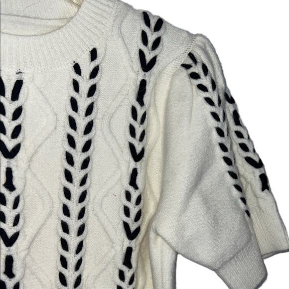 Women's Light Cream and Black Sweater, Size XL - Picture 3 of 8